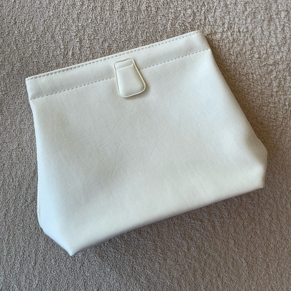 Vintage Elizabeth Arden Vegan Clutch - Picture 9 of 12